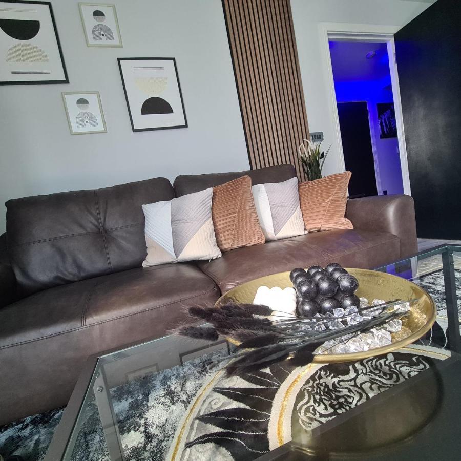 Luxury 9Ine Penthouse With Garden & Jacuzzi Apartment Birmingham Exterior photo